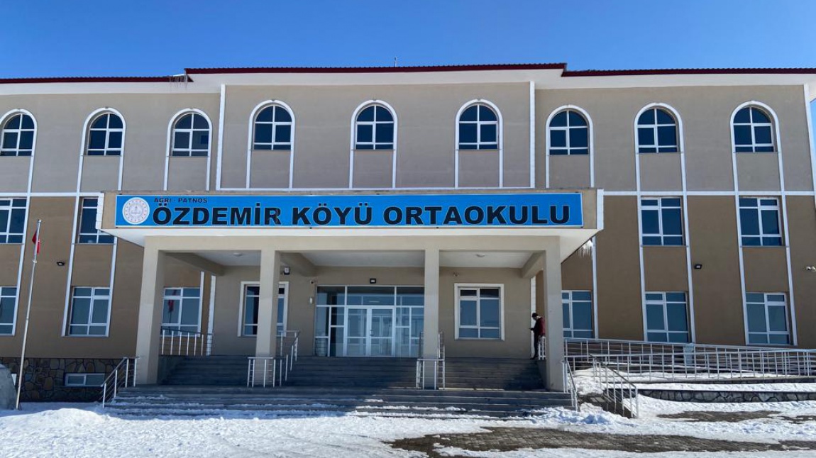 Özdemir Ortaokulu Fotoğrafı